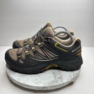 Size 9-  Salomon Ellipse GTX hiking shoes with a Gore-Tex membrane